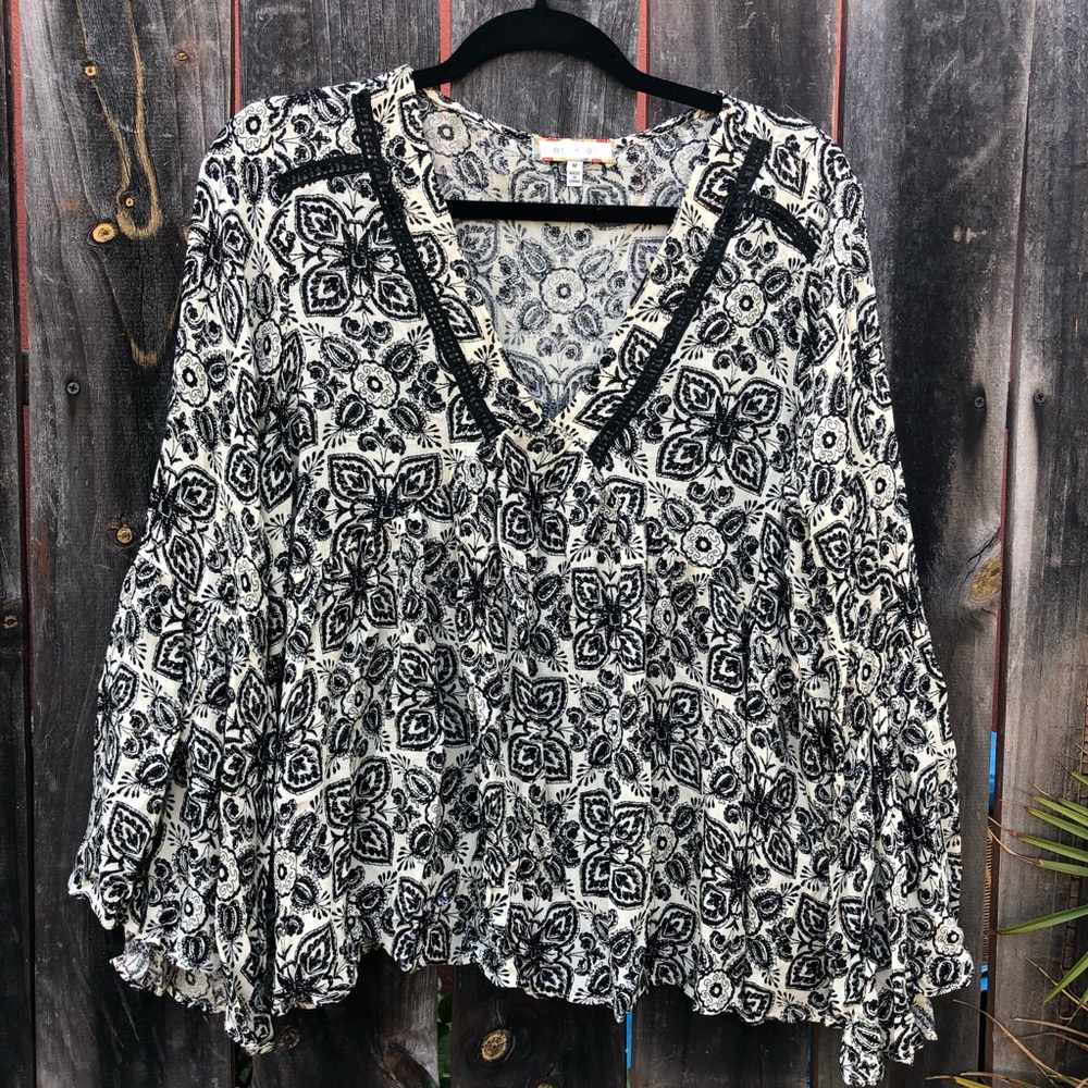 Anthropology Eri & Ali B&W Print Flowy Blouse